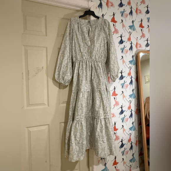 The Loverly Grey x Anthropologie Collection XL - Picture 6 of 8